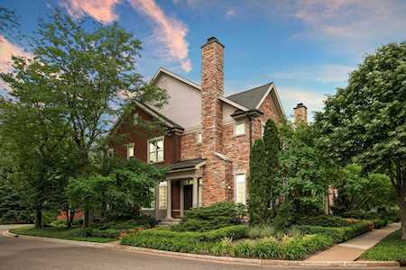 4234 Linden Tree Ln Glenview, IL 60026