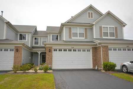 344 Chesapeake Ln Oswego, IL 60543