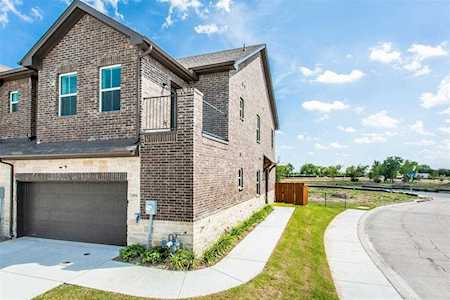 4913 Oak Creek Drive Sachse, TX 75048