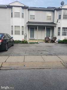 102 Oakwood Ct New Castle, DE 19720