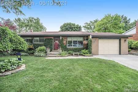 524 Hill St Rochester, MI 48307