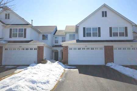 394 Bluegrass Parkway Oswego, IL 60543