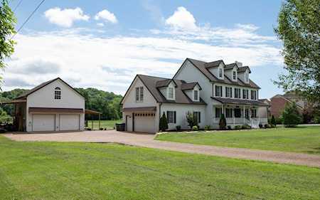 2268 New Hope Rd Hendersonville, TN 37075