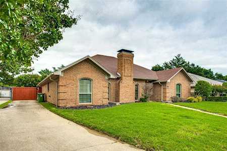 200 Sunny Crest Drive Murphy, TX 75094