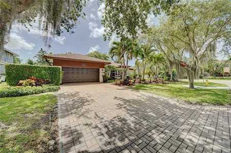 6302 NW 42nd Ter Coconut Creek, FL 33073
