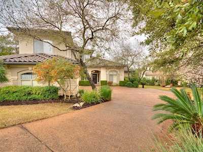 2 Monarch Oaks LN The Hills, TX 78738