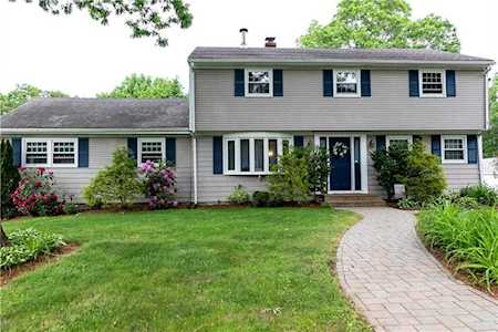 31 Bishop Hill Rd Johnston, RI 02919