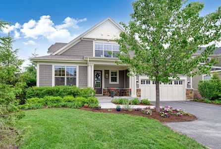 2826 Wilson Ln Glenview, IL 60026