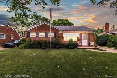 28840 Westfield St Livonia, MI 48150