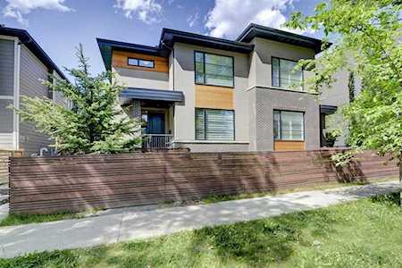 310 12 Ave NE #1 Calgary, AB T2E 1A4