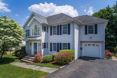 44 Morningside Dr Arlington, MA 02474