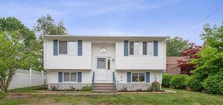 25 Aroostook Trl Narragansett, RI 02882