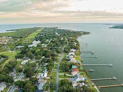 313 Shore Dr E Oldsmar, FL 34677
