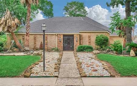 214 Briar Hill Dr Houston, TX 77042