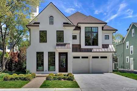 472 Bonnie Brier St Birmingham, MI 48009
