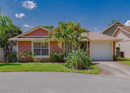 812 Franklin CIRCLE Palm Harbor, FL 34683
