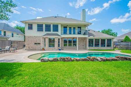 1607 Stoney Lake Dr Friendswood, TX 77546