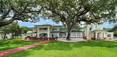 802 Druid Rd S Clearwater, FL 33756