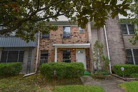 8236 Fondren Rd Rd Houston, TX 77074