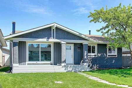 6708 Malvern Rd NE Calgary, AB T2A 5C4