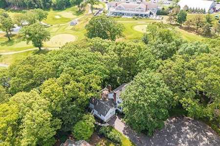 10 Lincoln Circle Wellesley, MA 02481