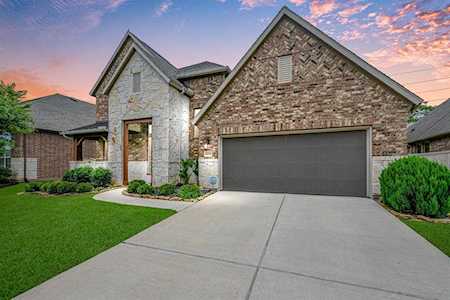 4818 Trickle Creek Dr Fulshear, TX 77441