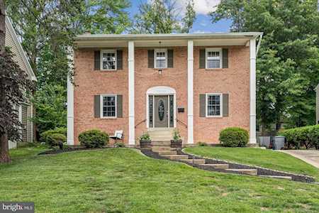 6054 Wooten Dr Falls Church, VA 22044