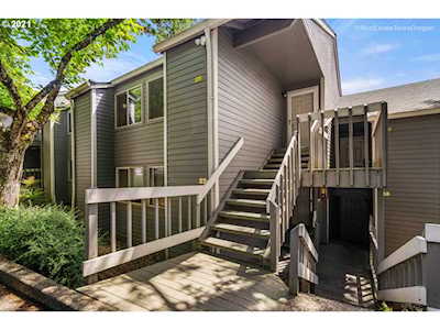 44 Eagle Crest Dr #28 Lake Oswego, OR 97035
