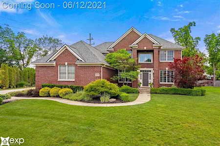 20809 Deerfield Farmington Hills, MI 48335