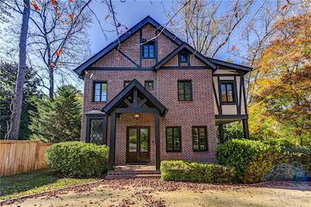 2010 Springlake Dr Atlanta, GA 30305