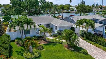 648 Normandy Rd Madeira Beach, FL 33708