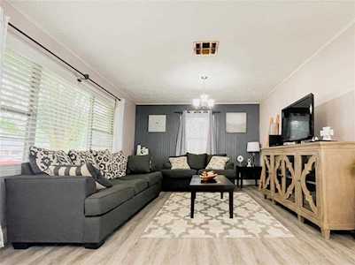 1202 Rebecca Dr Pasadena, TX 77506