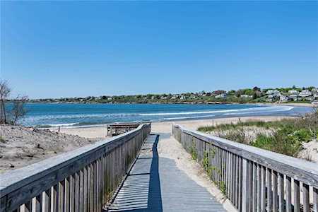 42 Camden Rd Narragansett, RI 02882