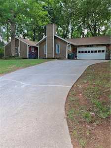 4401 Hidden Bluff Way Snellville, GA 30039