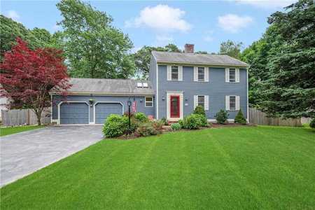 38 Clover Ct North Kingstown, RI 02852