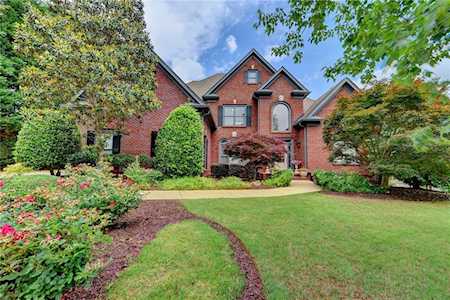 6825 Blackthorn Ln Suwanee, GA 30024