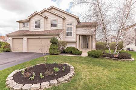 2271 Avalon Dr Buffalo Grove, IL 60089