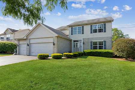 700 Bobwhite Ln New Lenox, IL 60451