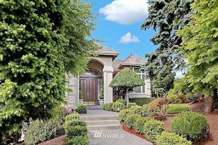 5826 168th Place SE Bellevue, WA 98006