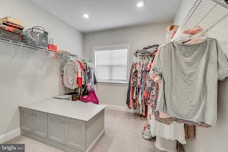 40982 Swart Farm Dr Aldie, VA 20105