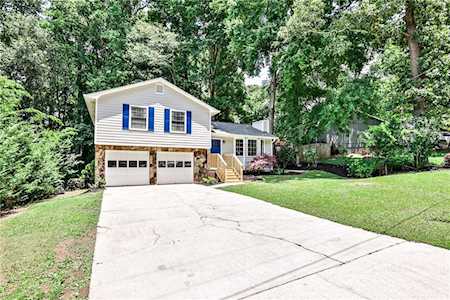 3737 Burnt Leaf Ln Snellville, GA 30039