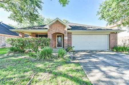 5104 Caprock Dr Pearland, TX 77584