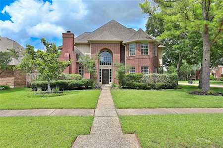 1002 Mill Song Ct Sugar Land, TX 77498