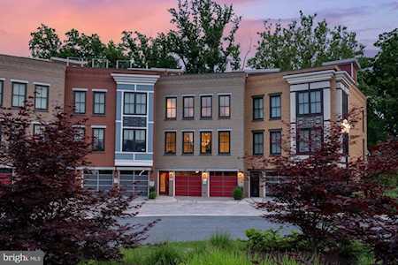 608 Brookes Ridge Ct Bethesda, MD 20816