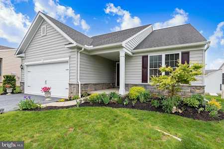 4 Sweet Birch Ln Gordonville, PA 17529