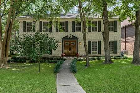 1 Spicebush Ct The Woodlands, TX 77381