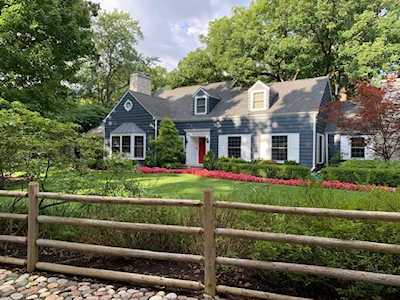 1920 Ridgewood Ln Glenview, IL 60025