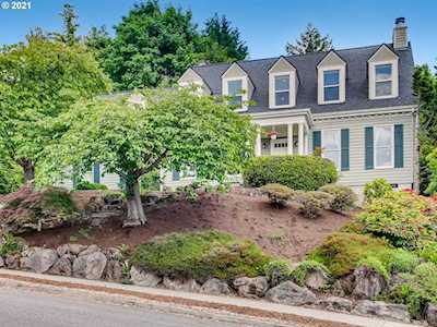 9016 NW Bartholomew Dr Portland, OR 97229