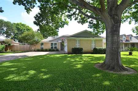 2527 Parkway Ave Rosenberg, TX 77471