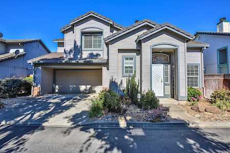 9574 Dominion Wood Ln Elk Grove, CA 95758